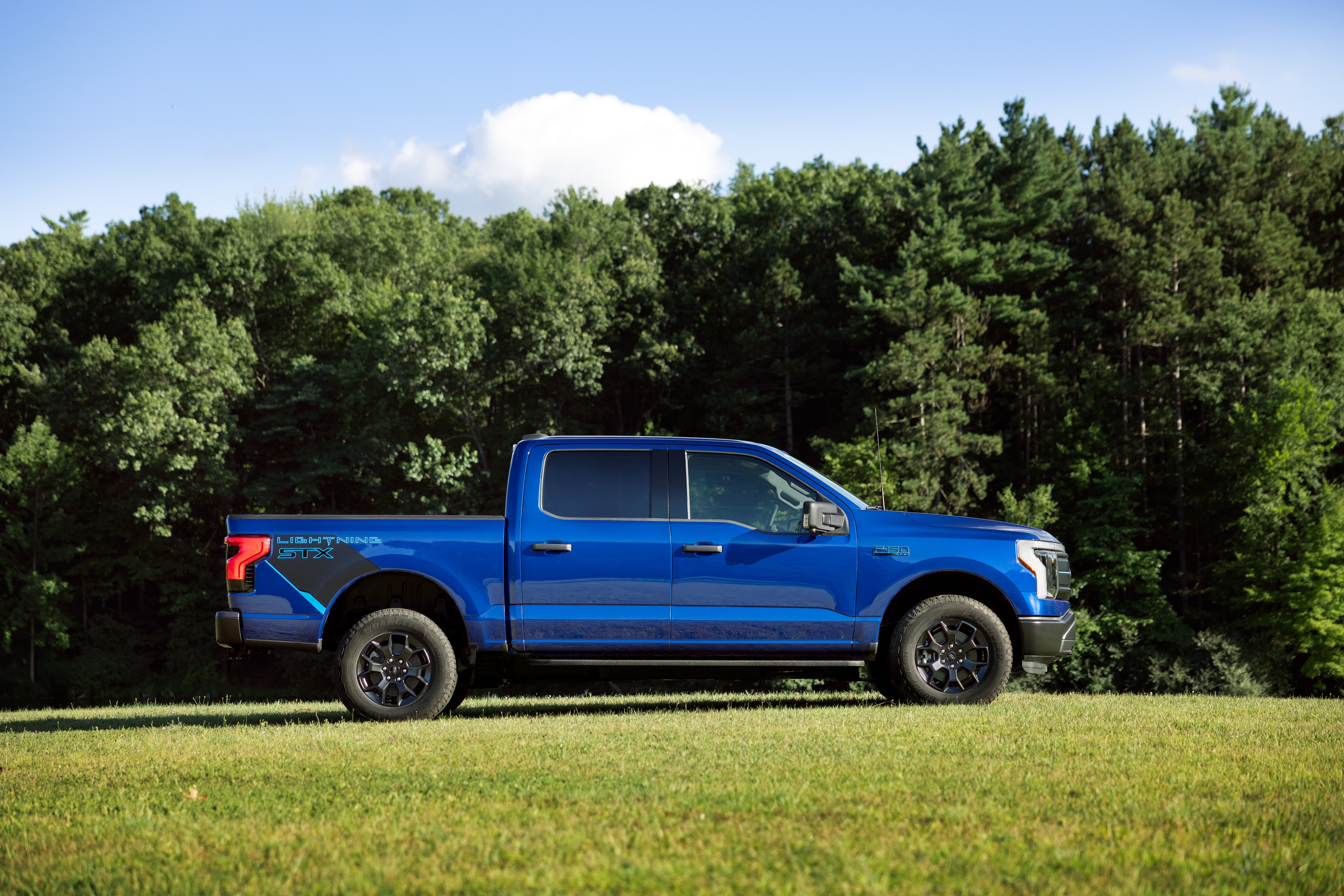 2026-Ford-F150Lightning-STX-CrewCab-Truck-L01.jpg